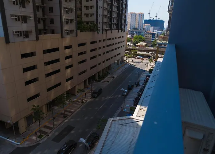 Location! Near Bgc, Makati, Ortigas & Mrt *