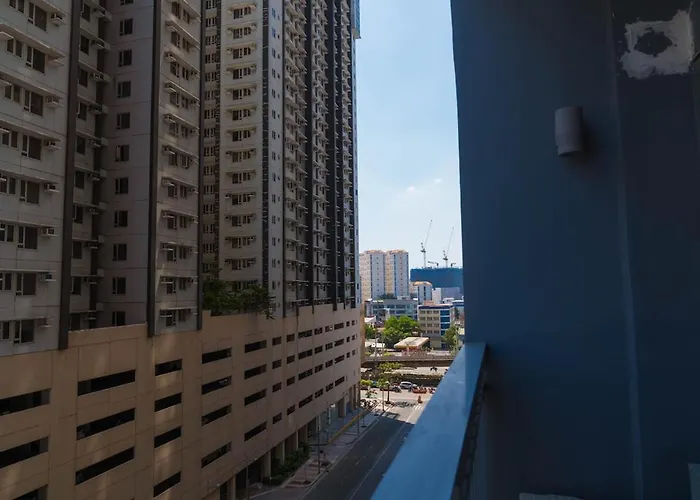 Location! Near Bgc, Makati, Ortigas & Mrt Manila