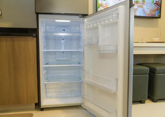 Location! Near Bgc, Makati, Ortigas & Mrt * Manila