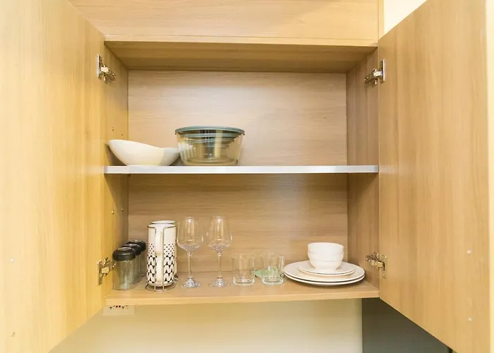 Location! Near Bgc, Makati, Ortigas & Mrt Apartamento