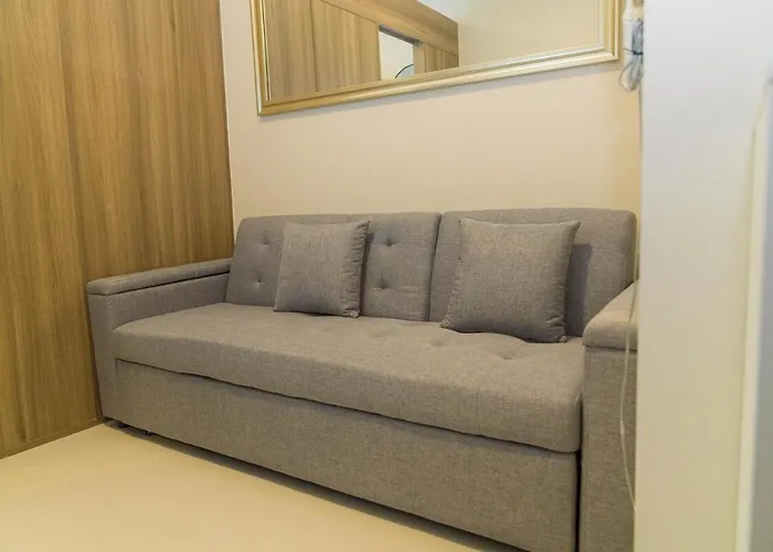 Location! Near Bgc, Makati, Ortigas & Mrt Manila