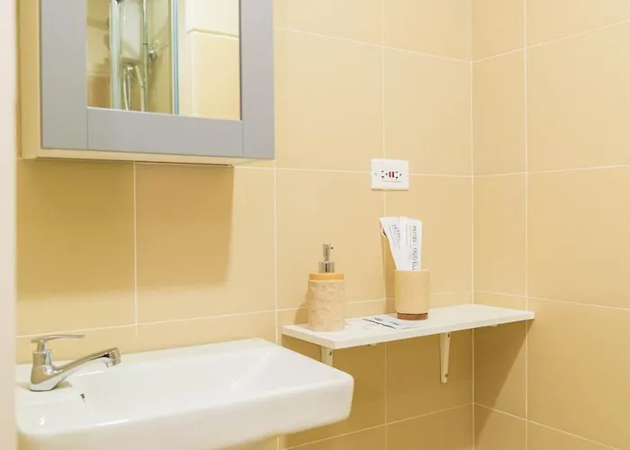 Location! Near Bgc, Makati, Ortigas & Mrt Manila