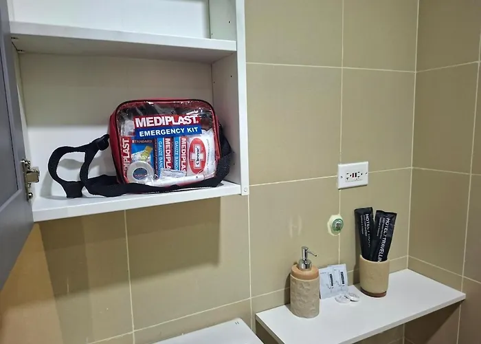 Location! Near Bgc, Makati, Ortigas & Mrt *